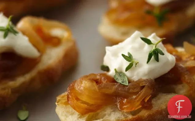 Crostini com Geléia De Cebola Caramelizada