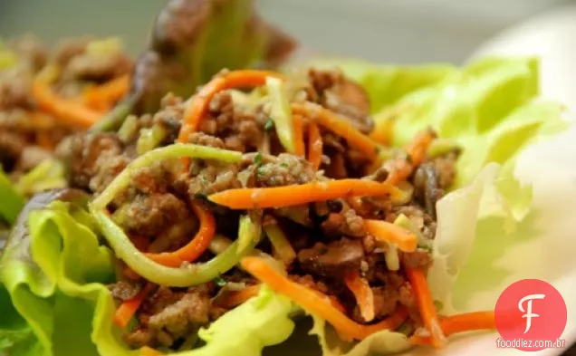 Carne Moída Asiática, Cogumelos E Brócolis Slaw Alface Copos