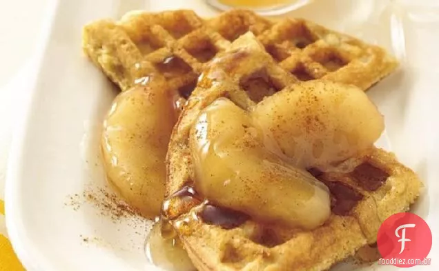 Canela-Waffles de Pão de milho com xarope de maçã e canela