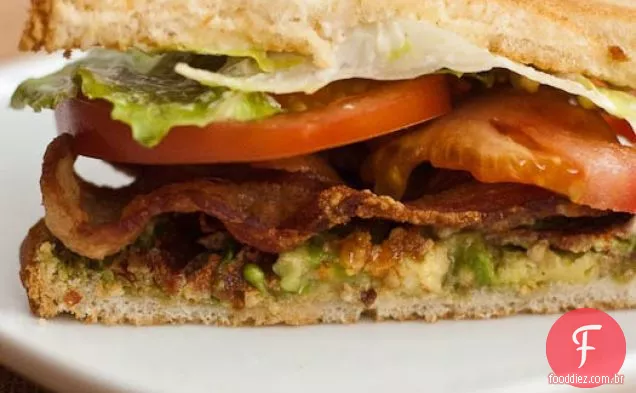 Bacon, Abacate, Alface E Tomate Sanduíche
