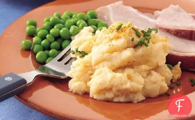 Caçarola De Purê De Batata Com Quatro Queijos