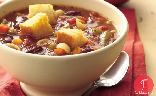 Minestrone com Croutons de alho