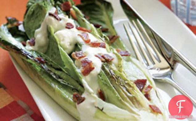 Corações Grelhados De Romaine Com Molho De Queijo Azul