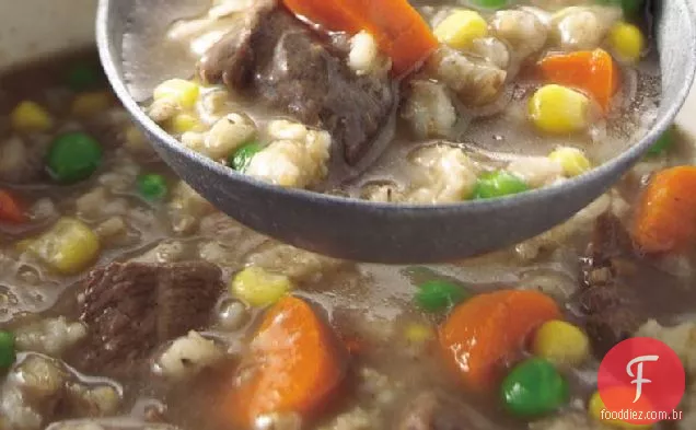 Sopa clássica de carne e cevada