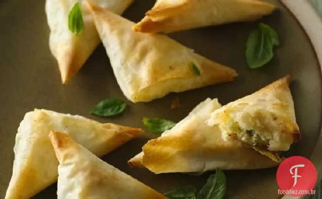 Triângulos De Queijo De Manjericão