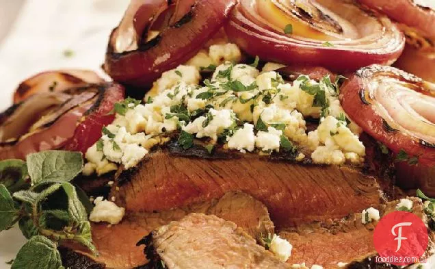 Bife grelhado com queijo Feta