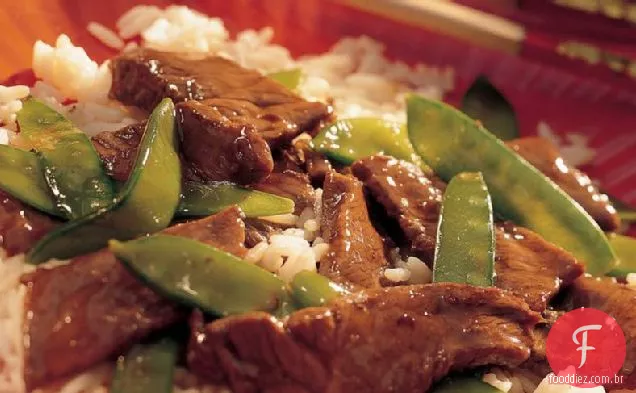 Carne com vagens de ervilha