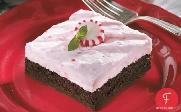 Sobremesa Cremosa De Brownie Com Cobertura De Hortelã-Pimenta