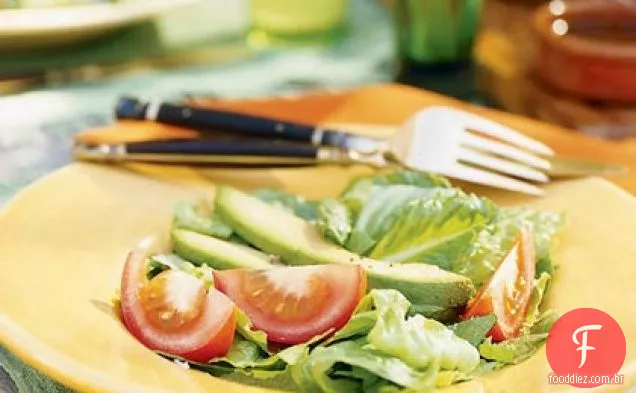 Salada de abacate, tomate e Romaine