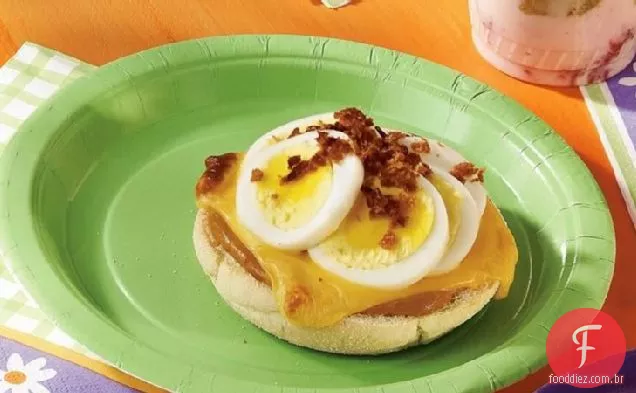 Ovo e Bacon coberto Muffins