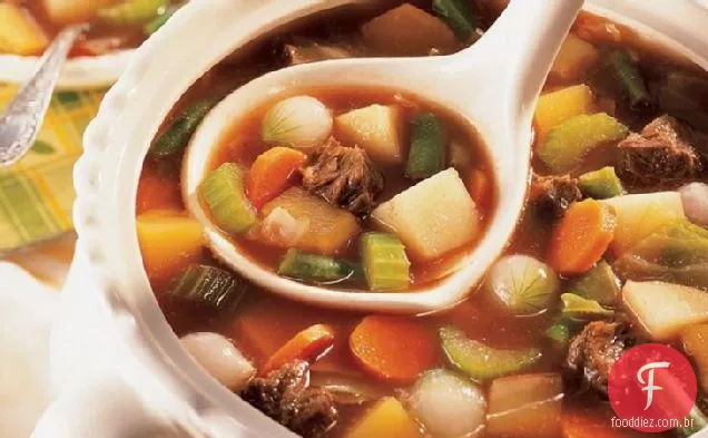 Sopa De Legumes E Carne À Moda Antiga
