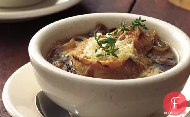 Sopa De Cebola Francesa Robusta De Fogão Lento