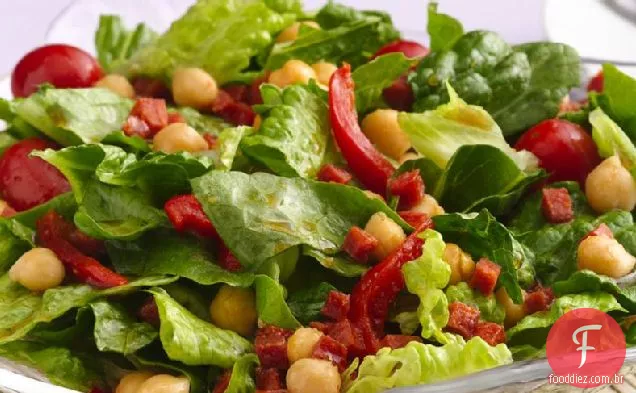 Pimenta assada e Pepperoni jogou salada