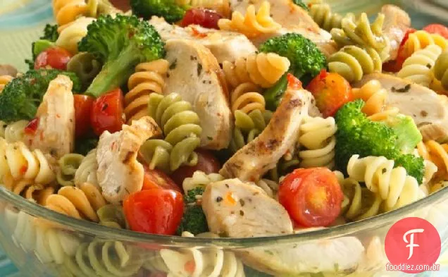 Salada De Macarrão Potluck Zesty