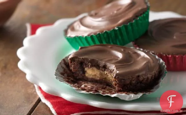 Brownies Do Copo Da Manteiga De Amendoim