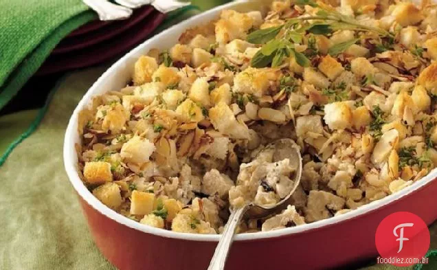 Caçarola de frango e arroz selvagem