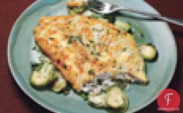 Sola de Petrale com couve de Bruxelas de chalota de limão
