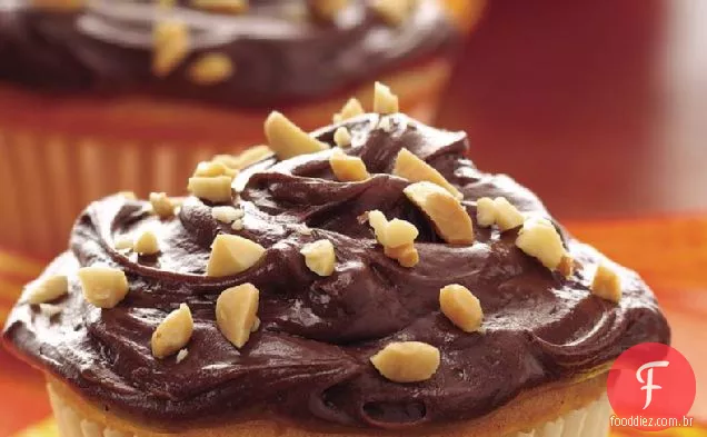 Cupcakes de manteiga de amendoim com cobertura de Chocolate