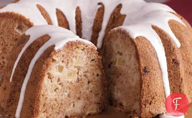 Bolo de maçã temperada com esmalte de bordo
