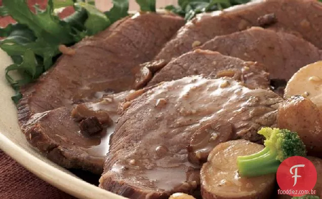 Slow-Cooker alho carne assada e batatas