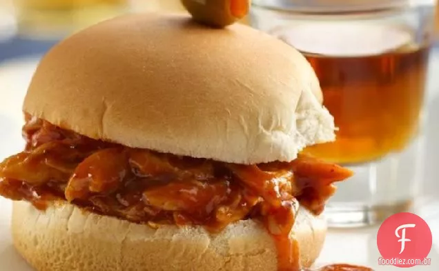 Uísque e cerveja churrasco frango Sliders