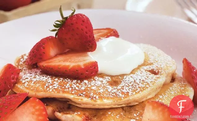 Morangos e panquecas creme