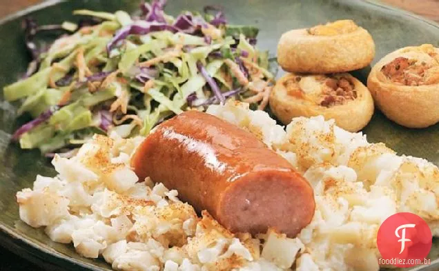 Caçarola alemã de batata e Salsicha