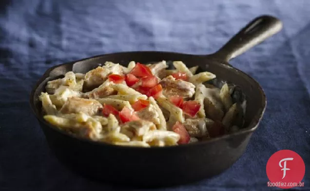 Rápido Cremoso Parmesão Frango Penne