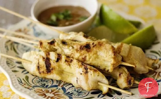 Frango Satay com molho de amendoim