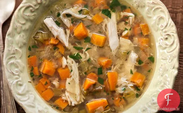 Sopa De Galinha Do Fogão Lento