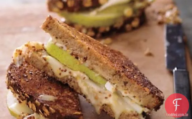 Brie, Pêra E Mostarda Queijo Grelhado