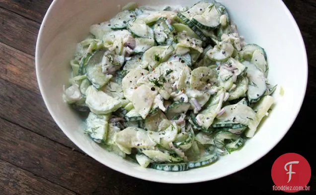 Salada De Pepino Com Creme De Leite Com Sementes De Mostarda