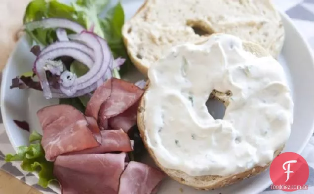 Bagels e queijo creme de Cerveja