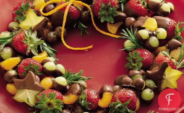 Grinalda De Frutas Mergulhada Em Chocolate