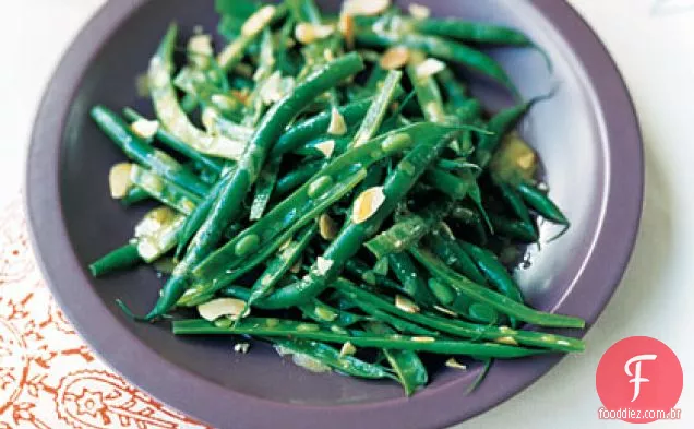 Salada de feijão verde com vinagrete de mostarda