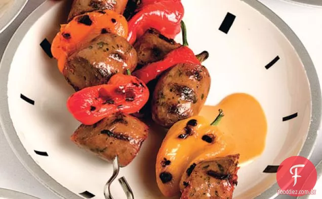 Frango com mostarda e mel-Kebabs de salsicha