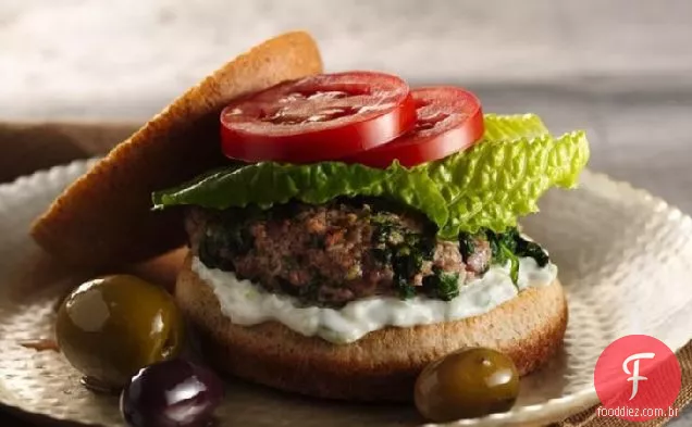 Hambúrgueres Pita gregos com espinafre, Feta e molho Tzatziki