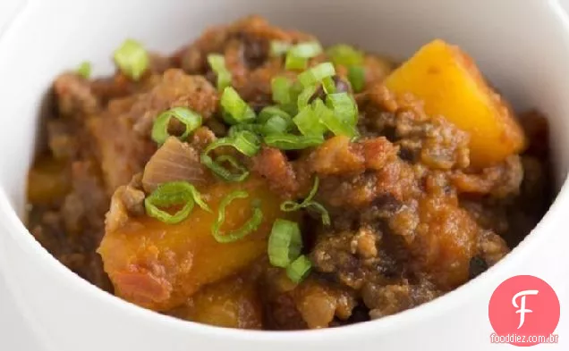 Carne, feijão preto e abóbora Chili