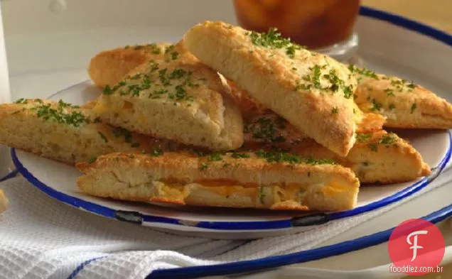 Triângulos De Queijo Salgados