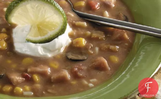 Sopa jamaicana de presunto e feijão