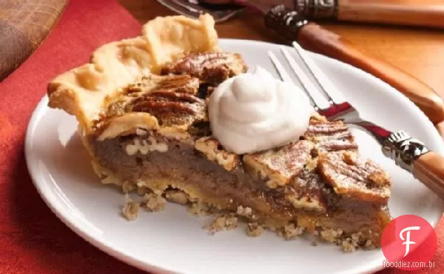 Torta de noz-pecã Bourbon com crosta de noz-pecã
