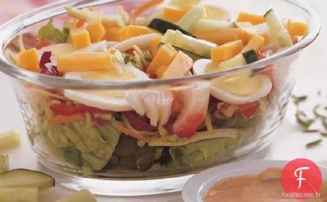 Saladas De Chef De Frutos Do Mar Em Camadas