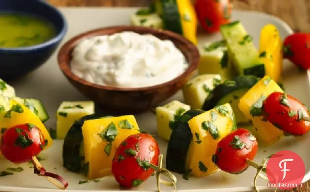 Kabobs vegetais frescos com Jalapeño Aioli