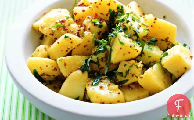 Salada de batata com vinagrete de mostarda granulada