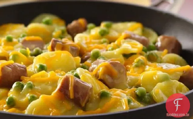 Jantar com cachorro-quente e batata
