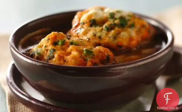 Frango Chili com bolinhos de Fubá