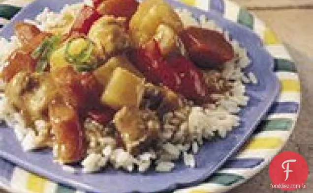 Ensopado de frango em fogão lento com pimenta e abacaxi