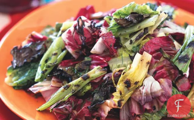 Salada de Radicchio grelhada com molho de xerez e mostarda