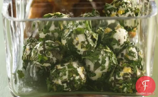 Mini Bolas De Queijo Revestidas Com Ervas