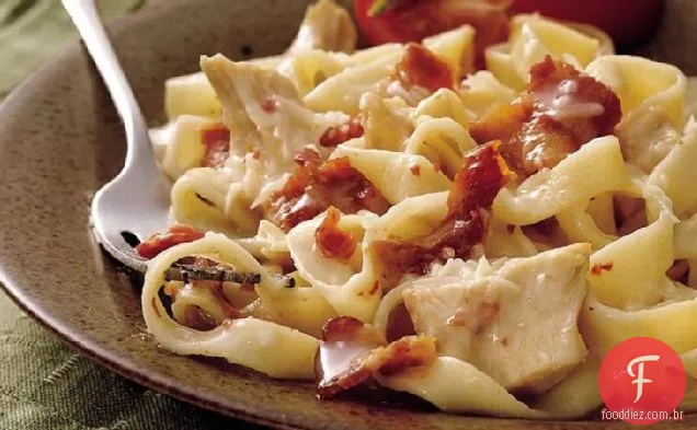 Caçarola De Fettuccine De Frango
